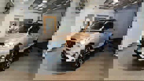 Certified 2025 Volvo XC40 B5 Plus image 1