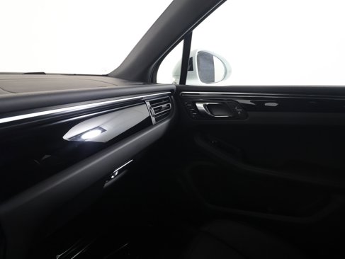 New 2024 Porsche Macan image 14
