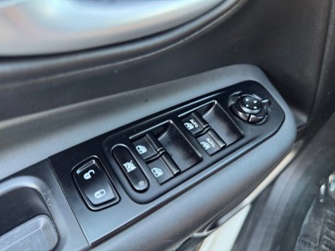 Used 2023 Jeep Renegade Latitude image 19