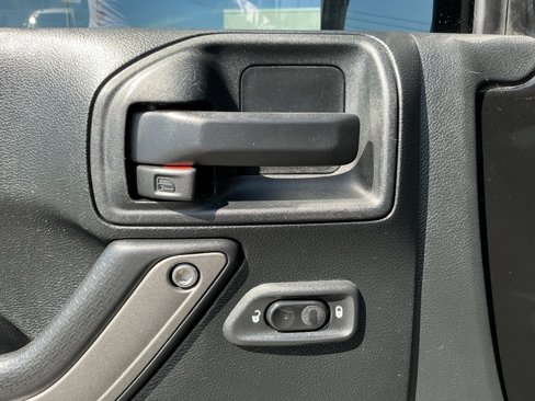 Used 2018 Jeep Wrangler Unlimited Sport S image 67