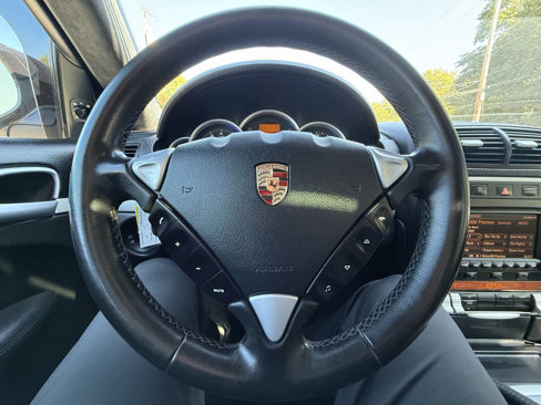 Used 2009 Porsche Cayenne GTS image 27