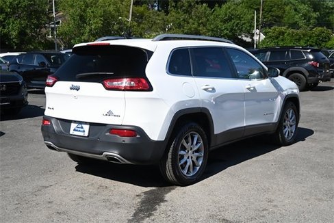 Used 2018 Jeep Cherokee Limited image 3