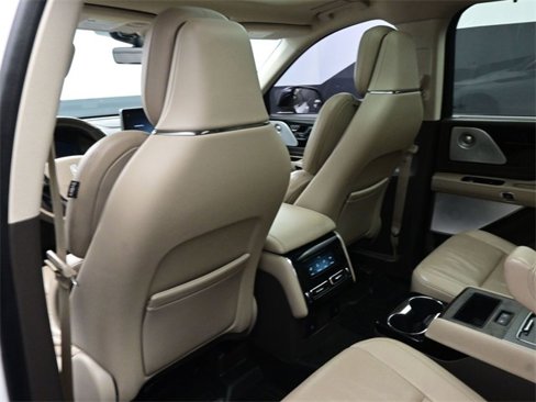 Used 2020 Lincoln Aviator Reserve w/ Equipment Group 202A image 14