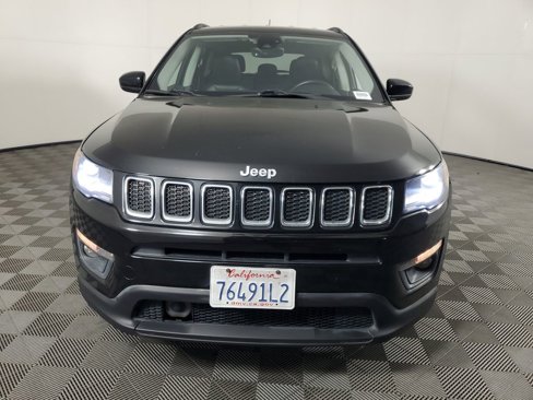 Used 2018 Jeep Compass Latitude w/ Popular Equipment Group image 9