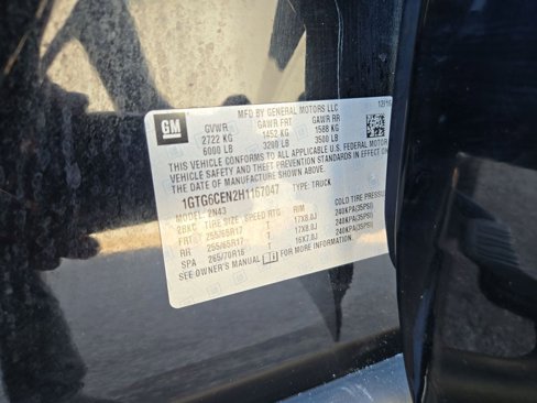 Used 2017 GMC Canyon SLE w/ All Terrain X Package image 29