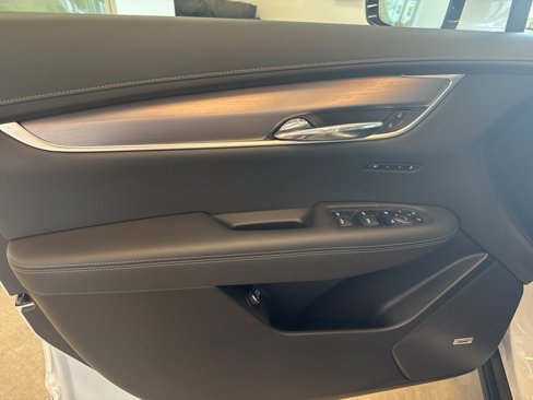 Used 2025 Cadillac XT6 Luxury image 7