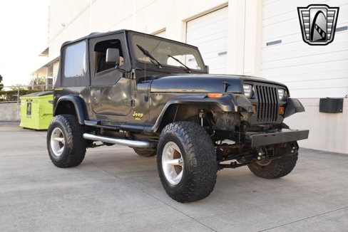 Used 1993 Jeep Wrangler 4WD image 6