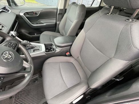 Used 2023 Toyota RAV4 LE image 12