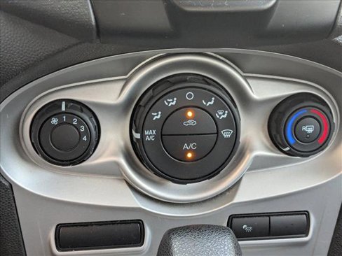 Used 2016 Ford Fiesta SE image 5