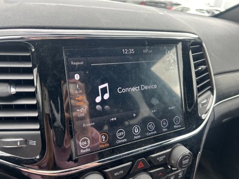 Used 2019 Jeep Grand Cherokee Limited w/ Trailer Tow Group IV image 28