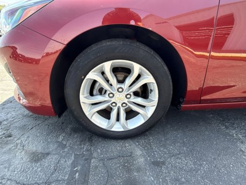 Used 2019 Chevrolet Cruze LT image 18
