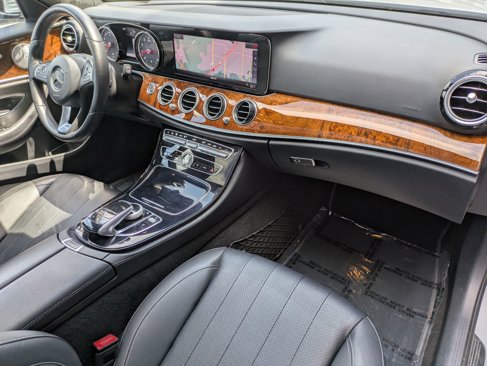Used 2018 Mercedes-Benz E 400 4MATIC Sedan image 30