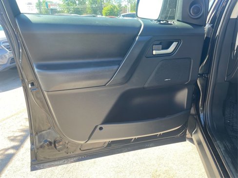 Used 2012 Land Rover LR2 HSE image 22