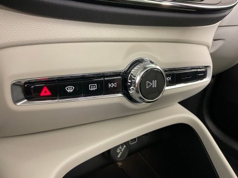 New 2025 Volvo XC40 B5 Plus w/ Protection Package Premier image 25