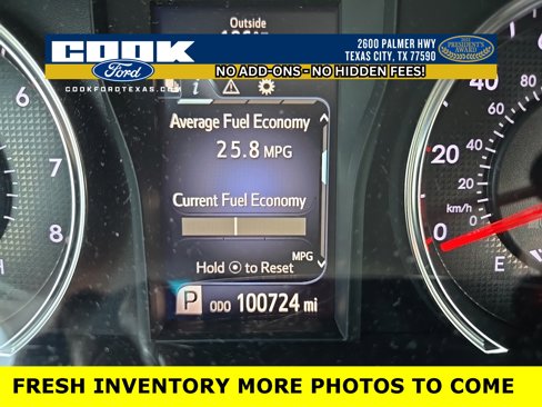 Used 2016 Toyota Camry SE image 3