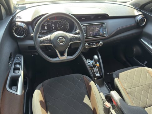 Used 2020 Nissan Kicks SR w/ Exterior Package image 14