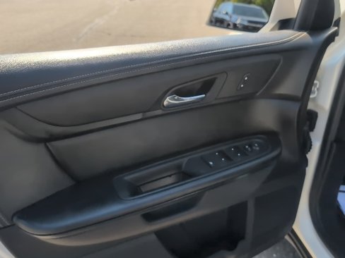 Used 2015 Chevrolet Traverse LT w/ Style and Technology Package image 14