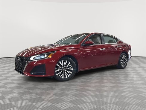 Used 2023 Nissan Altima 2.5 SV image 3