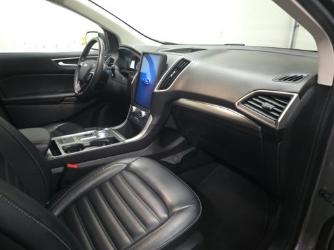 Used 2022 Ford Edge SEL w/ Convenience Package image 4