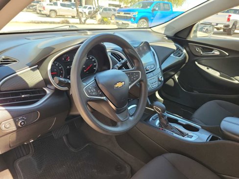 Used 2024 Chevrolet Malibu LT image 2