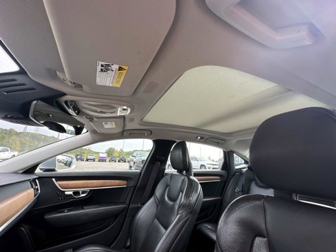 Used 2018 Volvo S90 T6 Inscription image 32