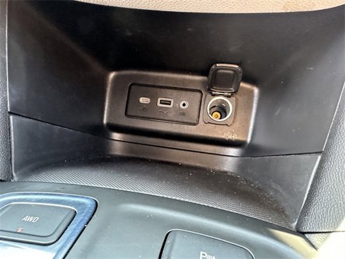 Used 2023 Chevrolet Equinox LT w/ Driver Convenience Package image 24