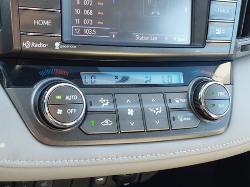 Used 2014 Toyota RAV4 Limited image 27