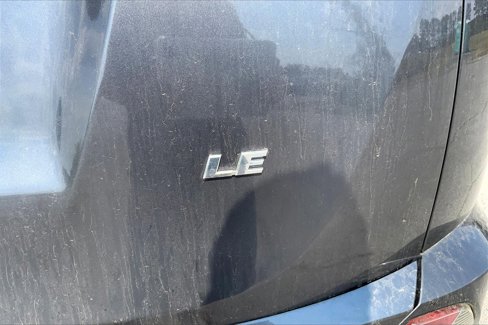Used 2018 Toyota RAV4 LE image 9