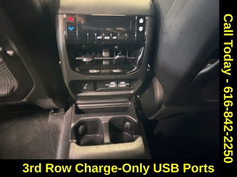 Used 2024 Jeep Grand Cherokee L Altitude image 17