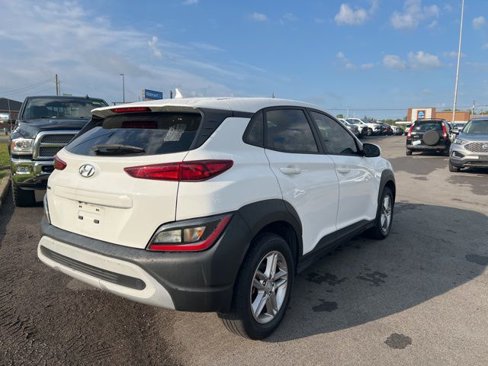 Used 2022 Hyundai Kona SE image 5