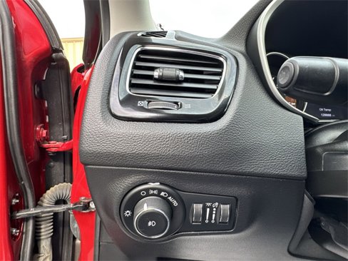 Used 2019 Jeep Compass Limited image 18