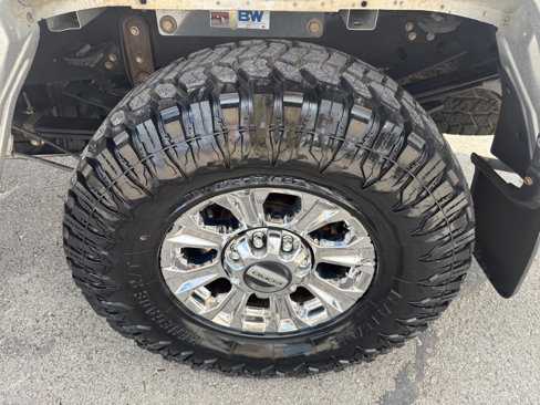 Used 2017 Ford F250 XLT w/ XLT Value Package image 11