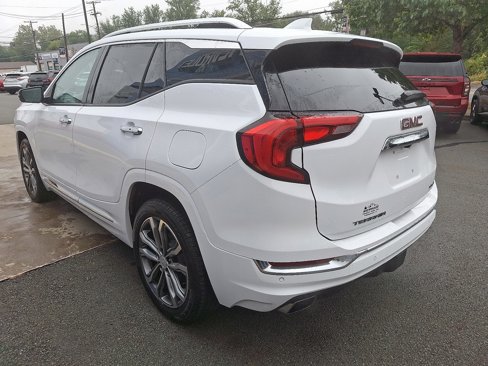 Used 2019 GMC Terrain Denali w/ Advanced Safety Package image 4