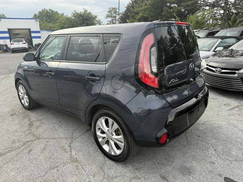 Used 2016 Kia Soul + image 3