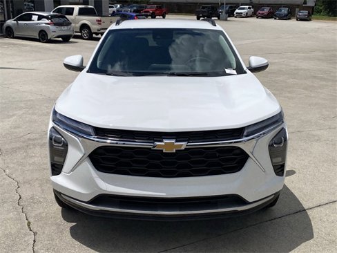 New 2025 Chevrolet Trax LT w/ Driver Confidence Package image 9
