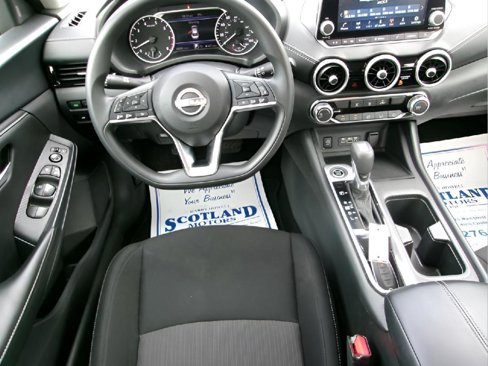 Used 2024 Nissan Sentra SV image 11