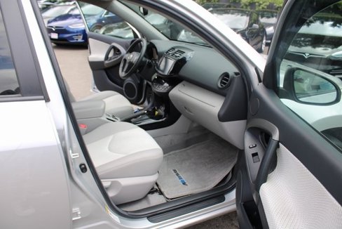 Used 2012 Toyota RAV4 EV image 22