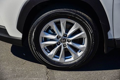 Certified 2022 Toyota Corolla Cross LE image 11