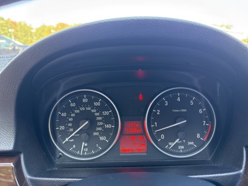 Used 2011 BMW 335i xDrive Sedan image 23