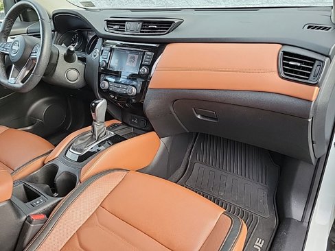Used 2019 Nissan Rogue SL w/ Premium Package image 11