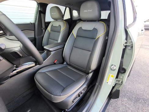 New 2025 Chevrolet Trax ACTIV w/ Sunroof Package image 13
