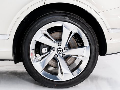 New 2025 Bentley Bentayga image 44