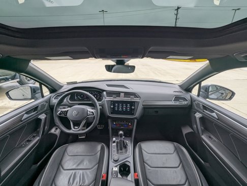Used 2022 Volkswagen Tiguan SEL R-Line image 32