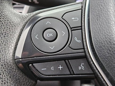 Used 2020 Toyota Camry LE image 13