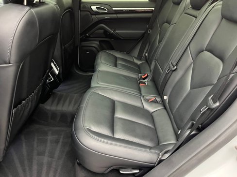 Used 2015 Porsche Cayenne S image 35