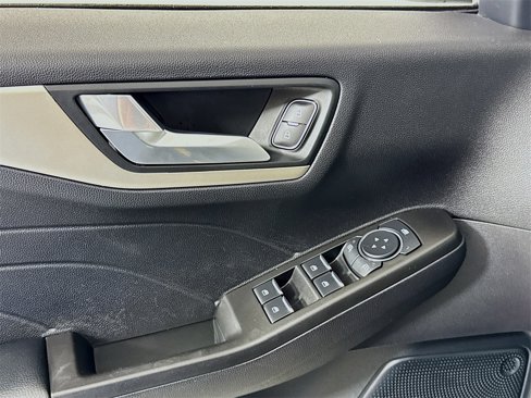 Used 2021 Ford Escape SE image 14