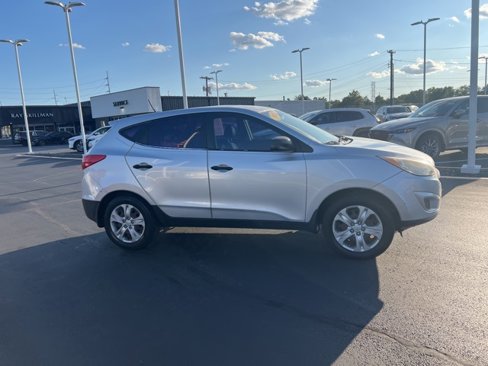 Used 2010 Hyundai Tucson GLS image 4