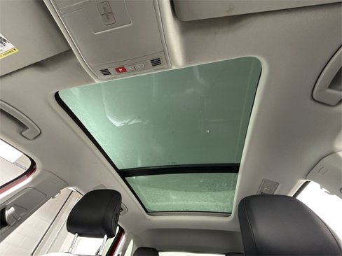 Used 2020 Volkswagen Tiguan SE w/ Panoramic Sunroof Package image 25