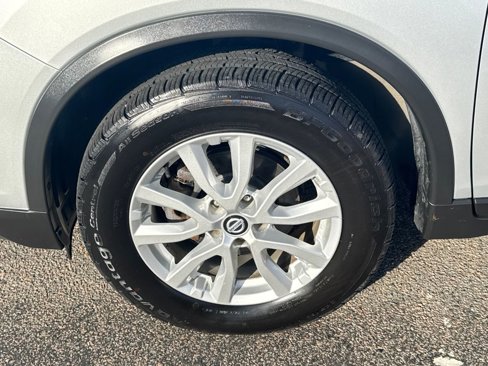 Used 2018 Nissan Rogue SV image 38