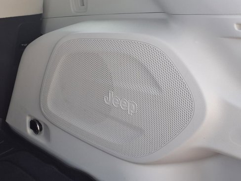 Used 2020 Jeep Cherokee Limited image 20